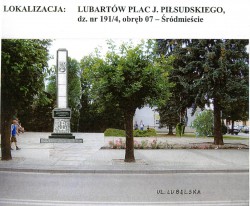 pomnikAK plac1