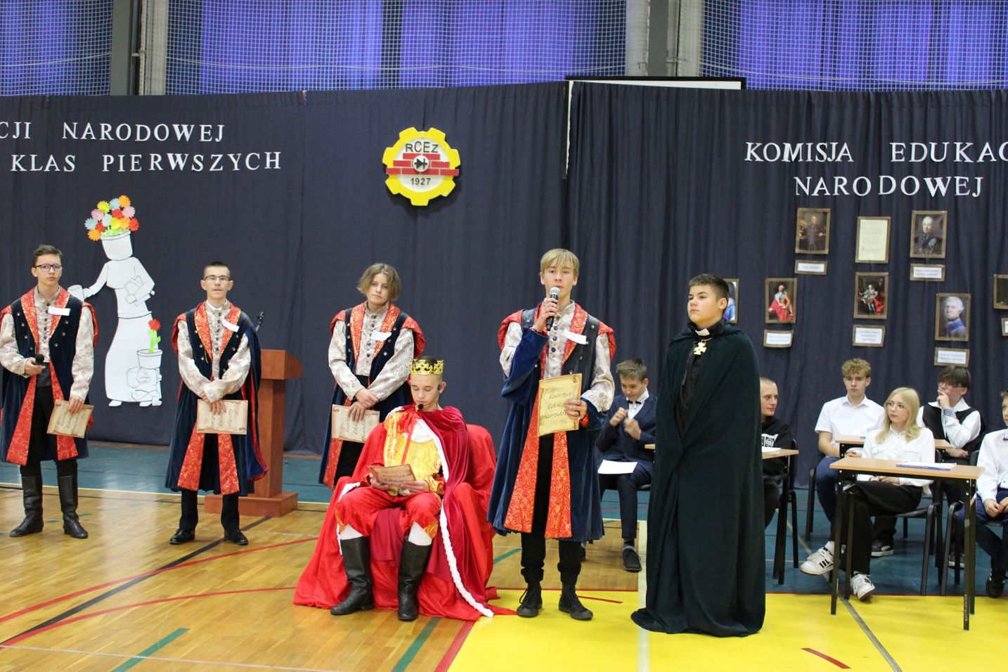 Dzień Edukacji Narodowej i ślubowanie klas pierwszych w RCEZ