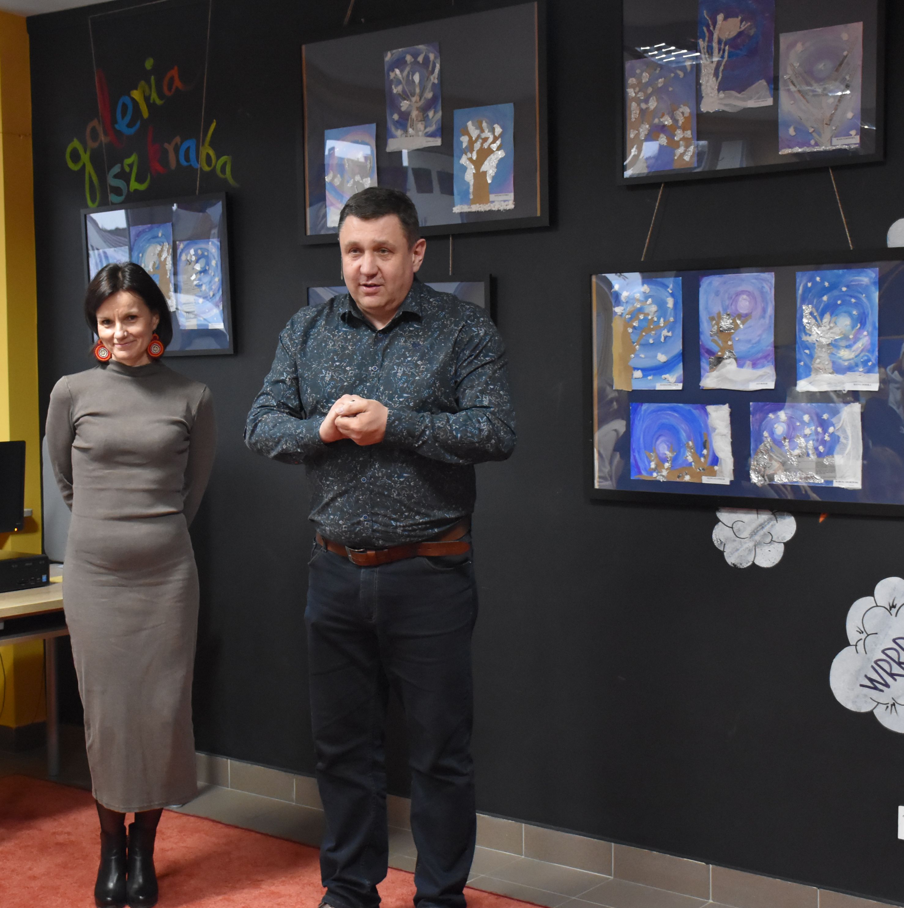 Uczniowie z Jedynki autorami wystawy w bibliotece