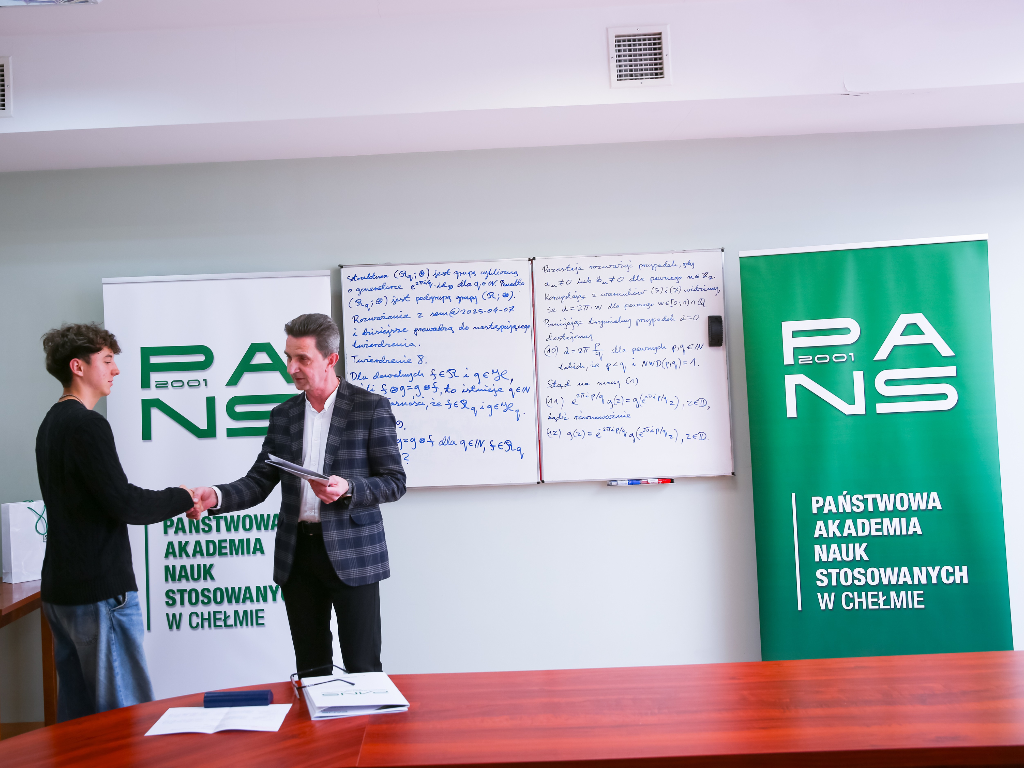 Sukces matematyczny i nagroda dla ucznia II LO