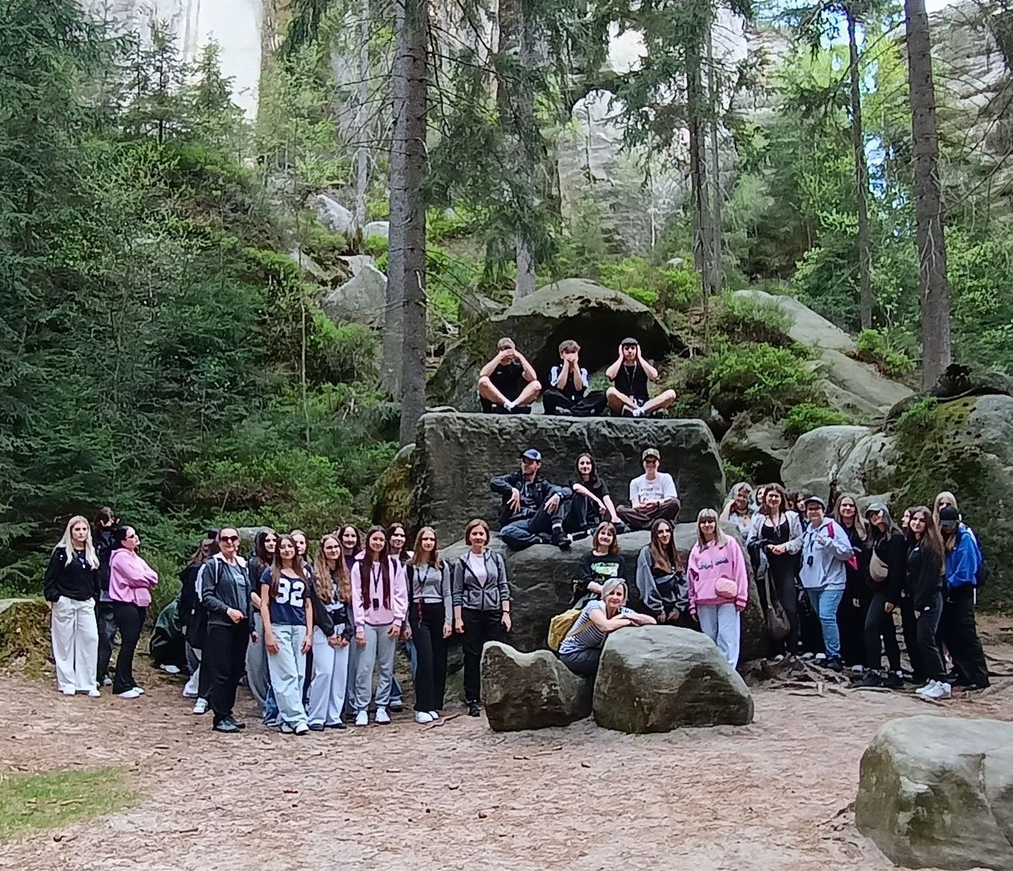II LO zwiedza Pragę, Adršpach i Wrocław