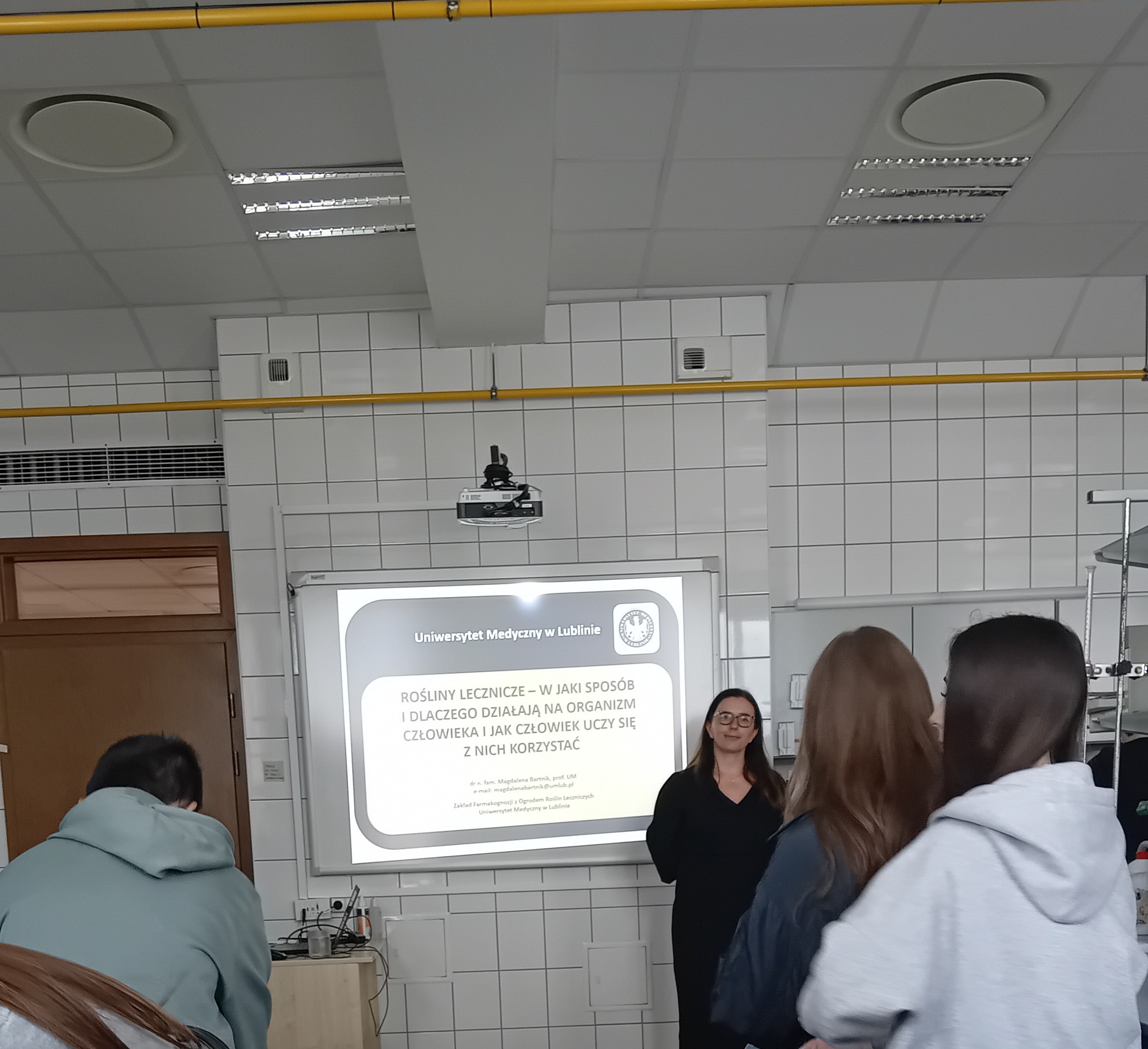 Przyszli lekarze na warsztatach na Uniwersytecie Medycznym