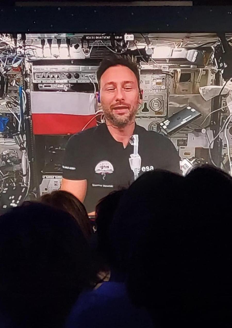 Sukces uczniów II LO sięga gwiazd