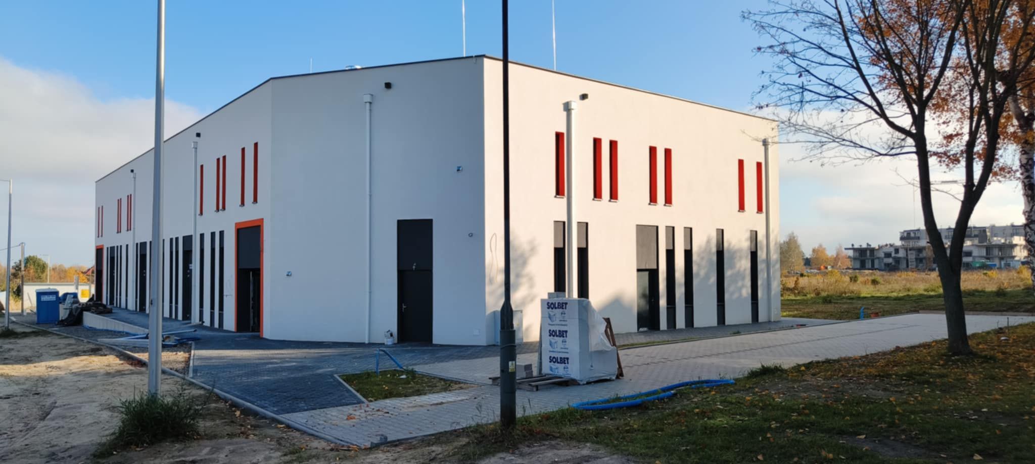 Trwają prace wykończeniowe w sali sportowej przy ul. Szkolnej