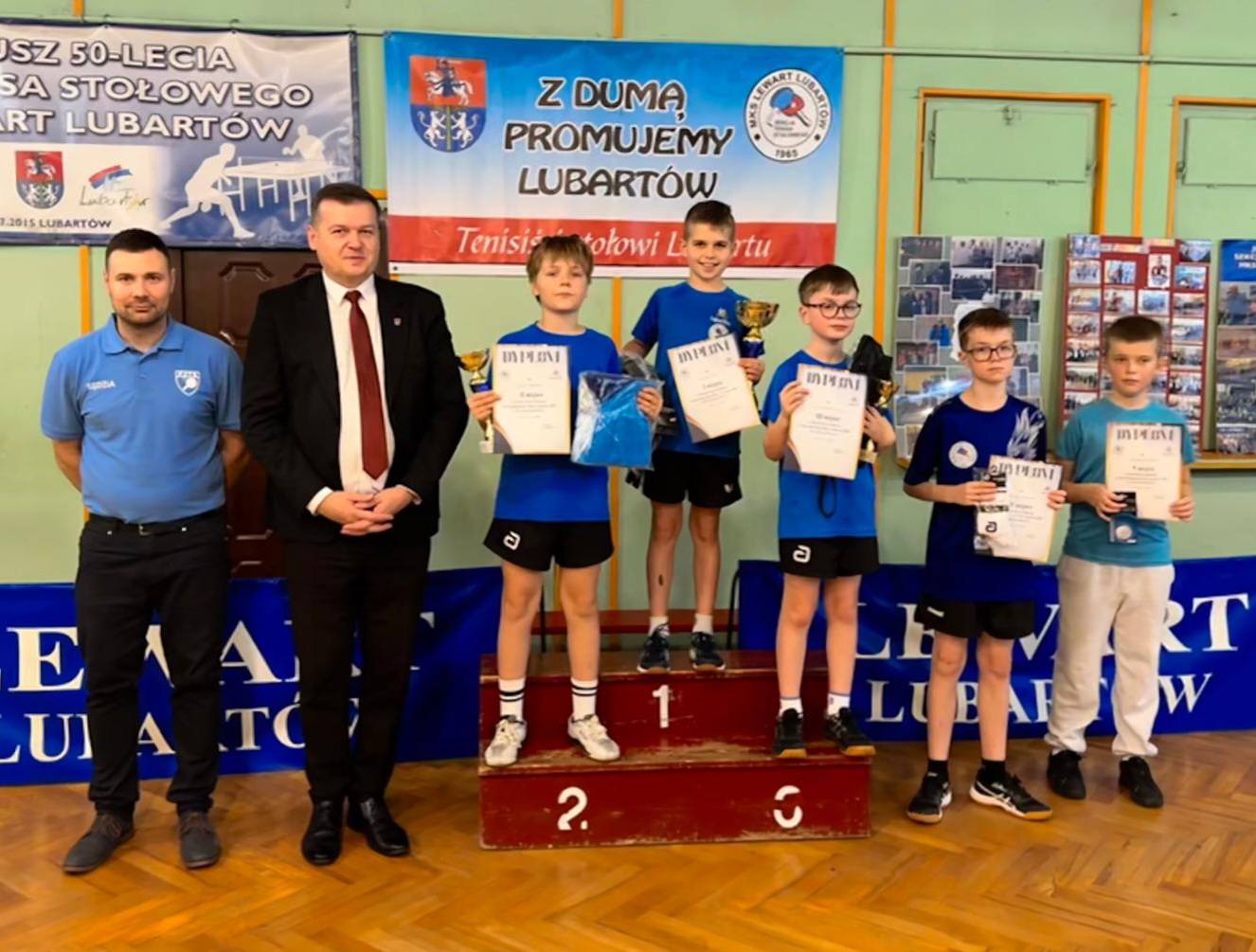 Puchary burmistrza dla najlepszych tenisistów stołowych