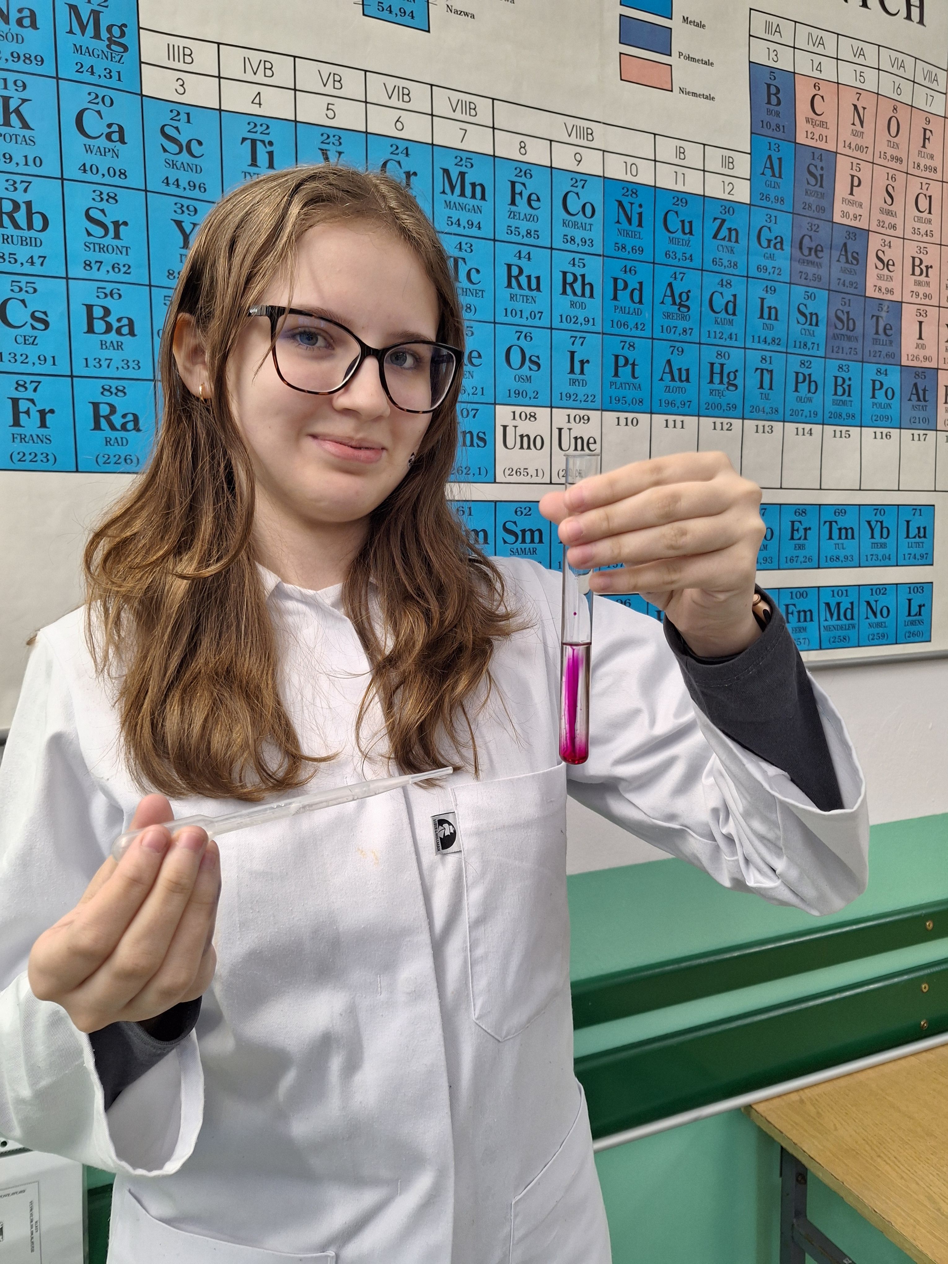 Pierwsze miejsce uczennicy ZS nr 2 w Ogólnopolskim Turnieju Chemicznym