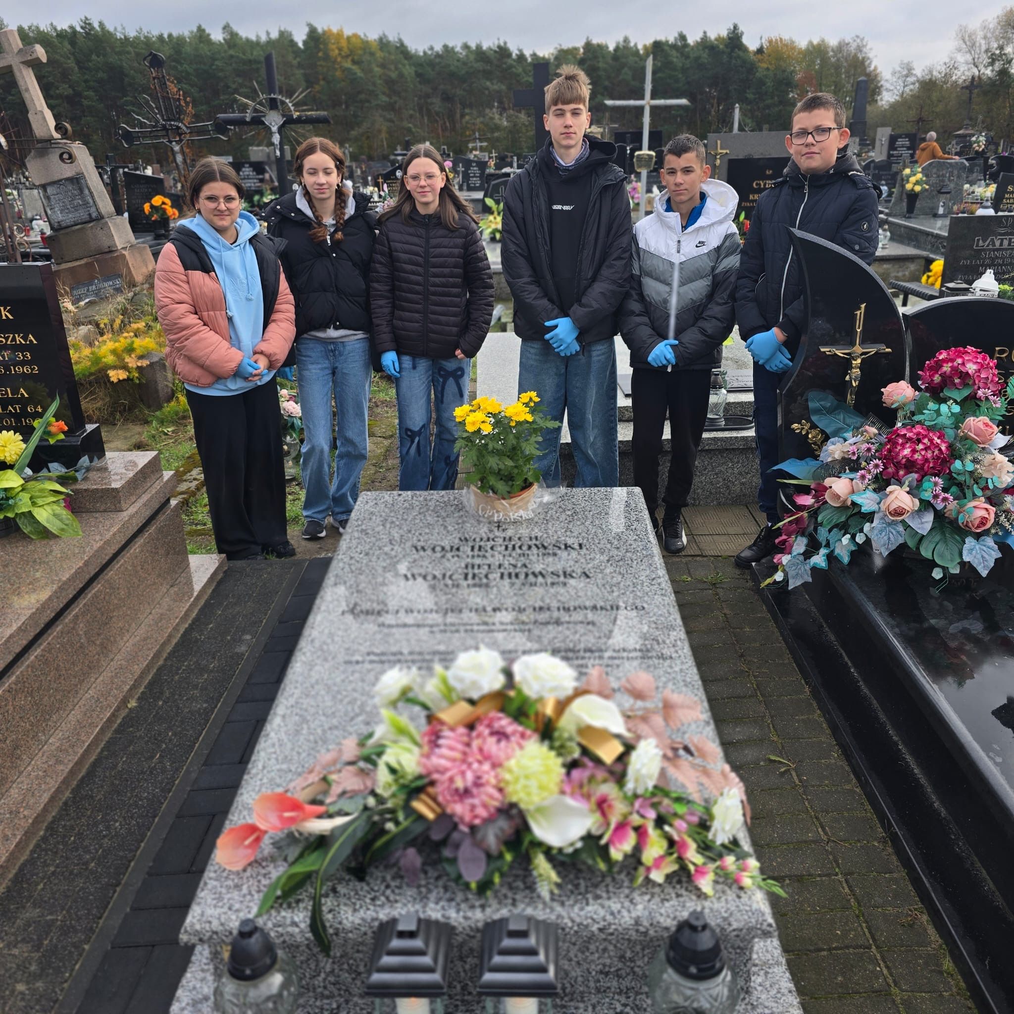 Nowy pomnik dla dyrektora z Woli Skromowskiej