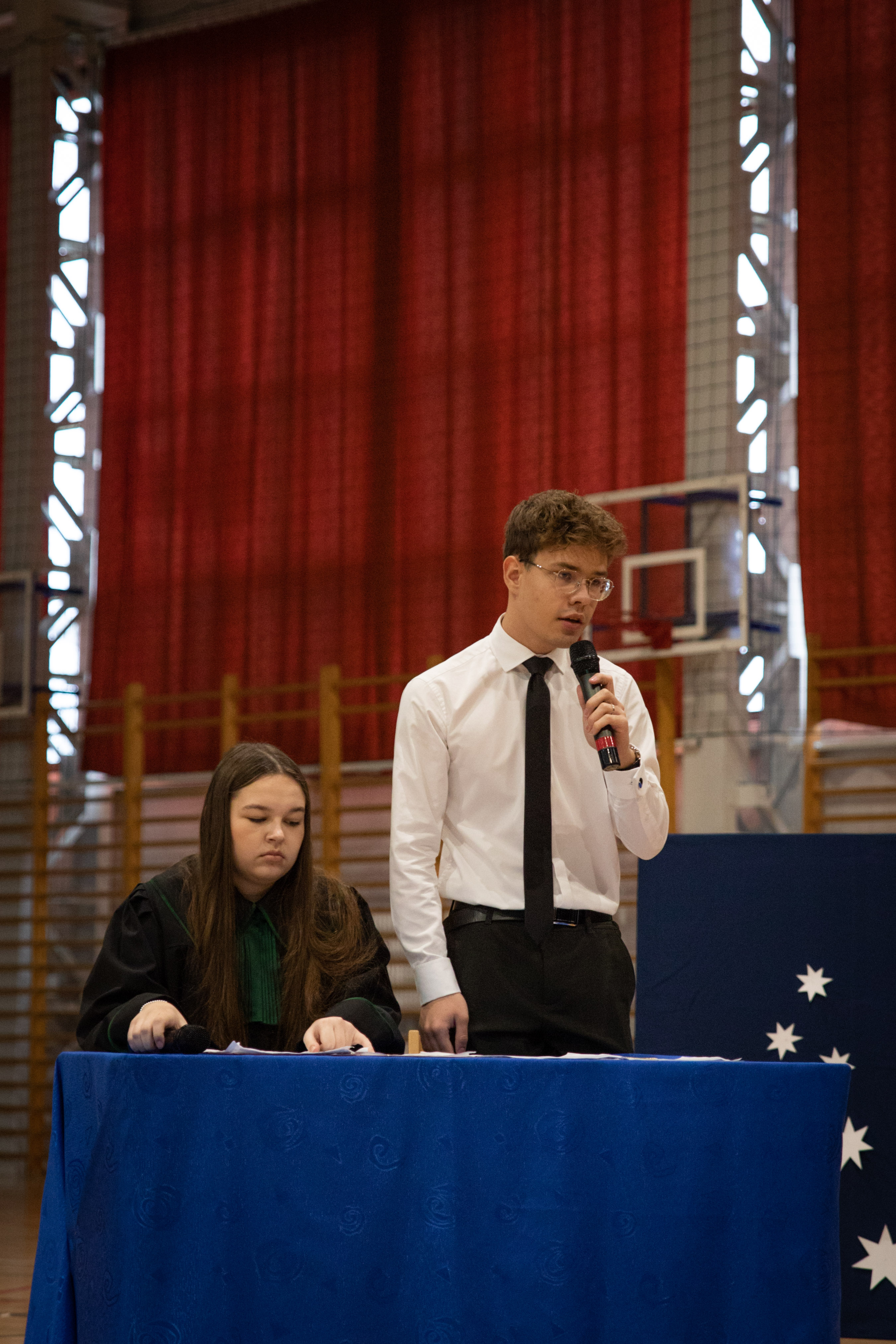 Wyjątkowe jasełka w ZS nr 2 w Lubartowie – „Sprawa sądowa”