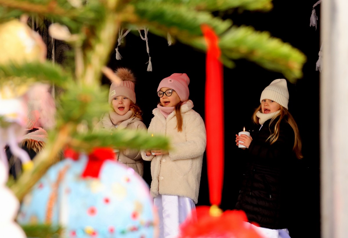 Wigilia Miejska na placu przed Ratuszem. Świąteczne spotkanie mieszkańców Lubartowa