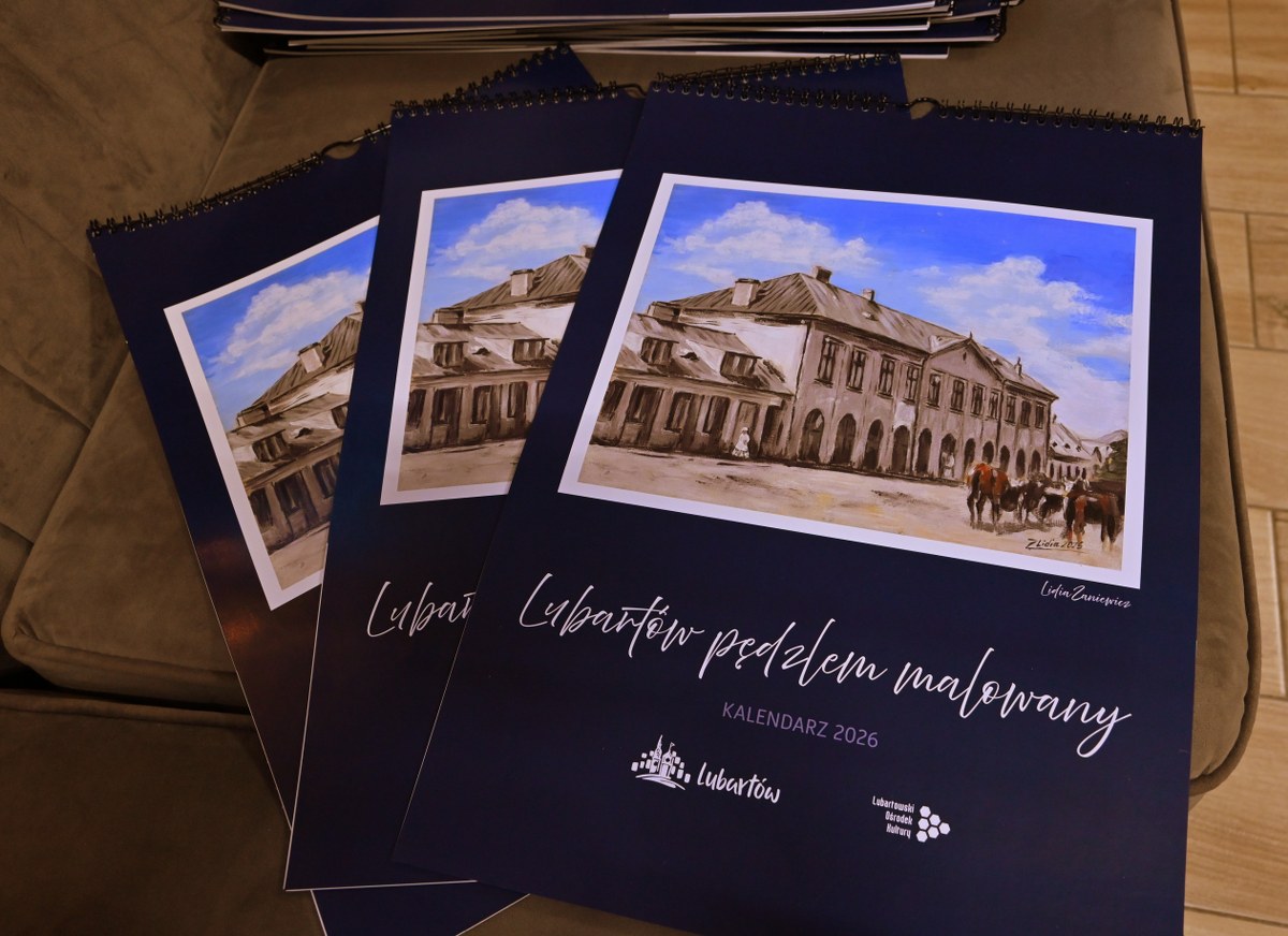 Kalendarze promujące lokalną twórczość w Punkcie Informacji Turystycznej