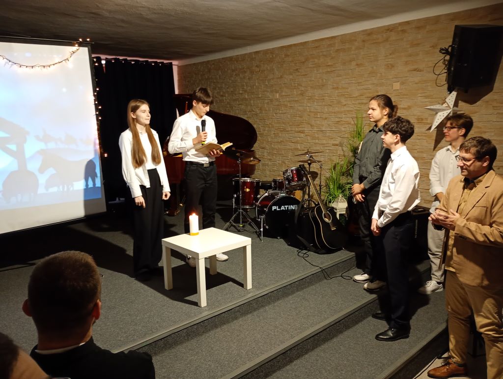 Kolędowanie w II LO – świąteczna atmosfera w murach szkoły