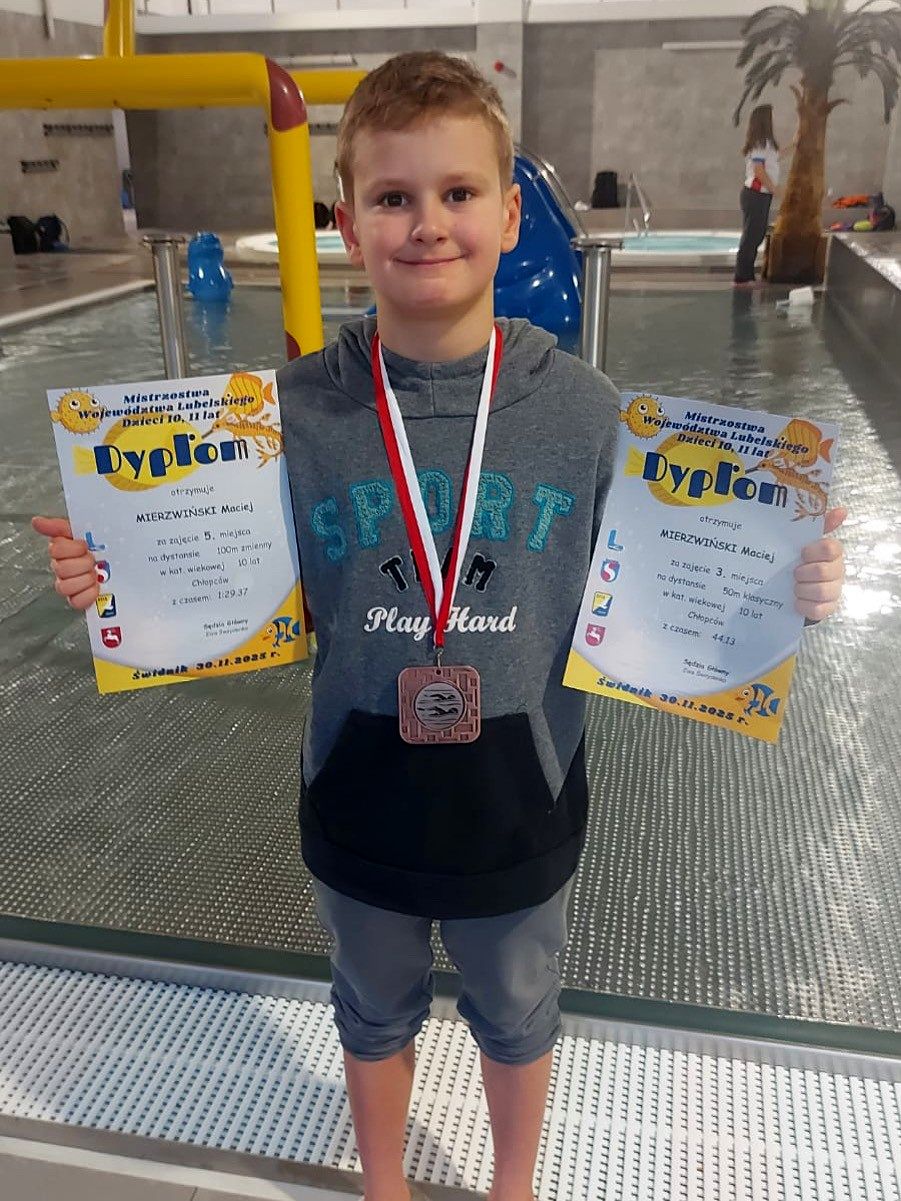 Maciej Mierzwiński z dobrymi wynikami na mistrzostwach pływania