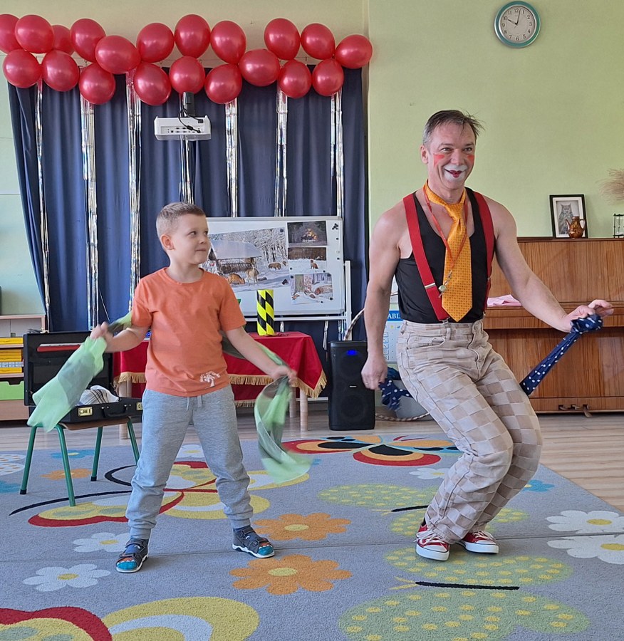 Magiczny dzień z Cyrkiem „Szok” w Przedszkolu Miejskim nr 5