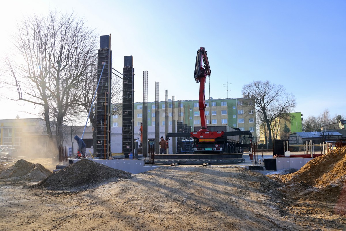 Postępują prace przy budowie hali sportowej przy II LO w Lubartowie