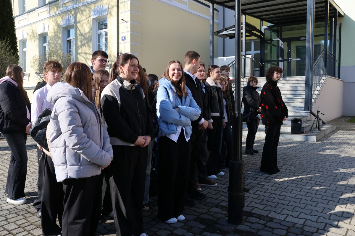 Świadek historii w II LO. Lubartów uczcił 86 rocznicę zbrodni katyńskiej