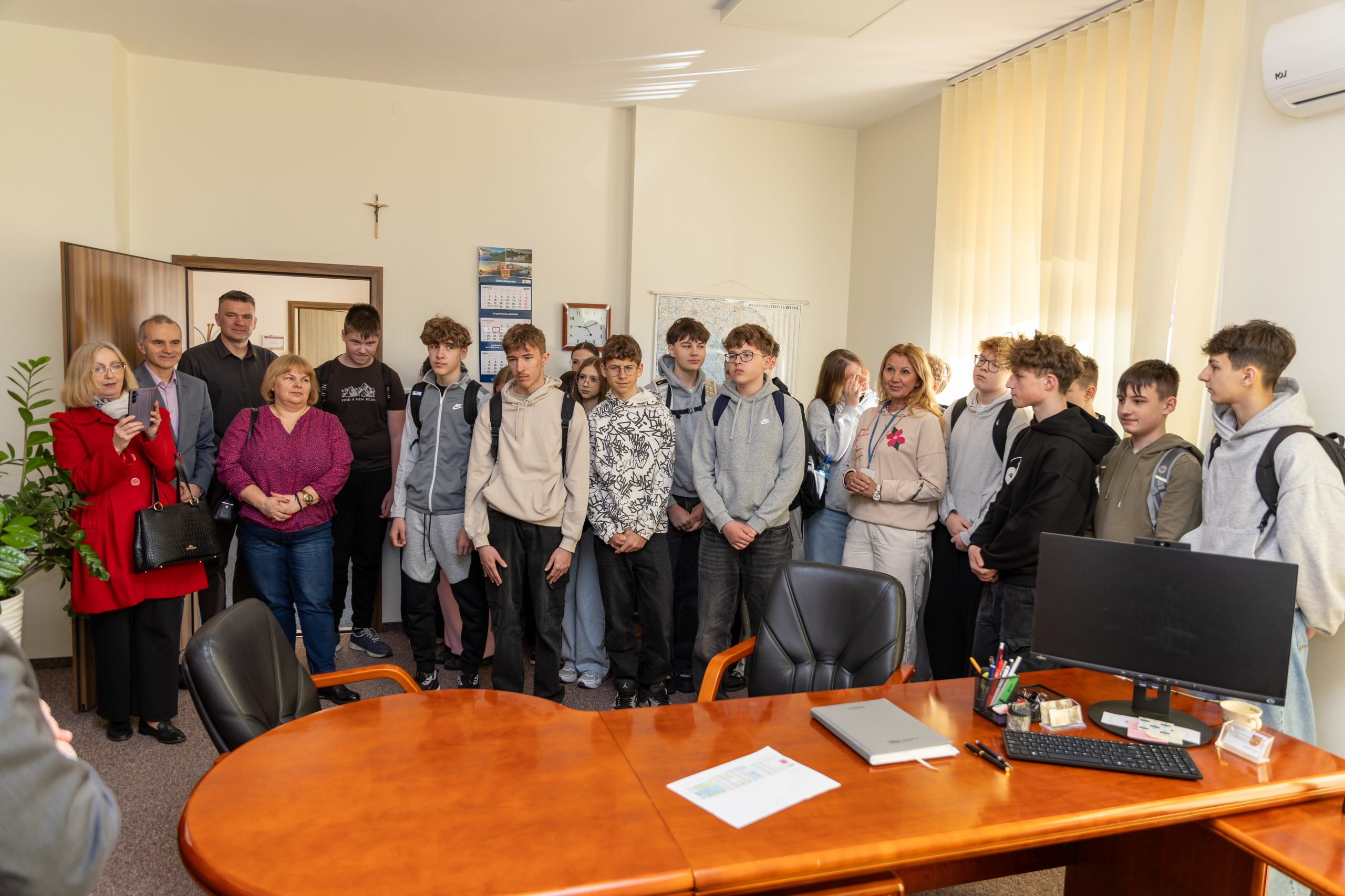 Wizyta uczniów ze Szkoły Podstawowej w Skrobowie w Urzędzie Gminy