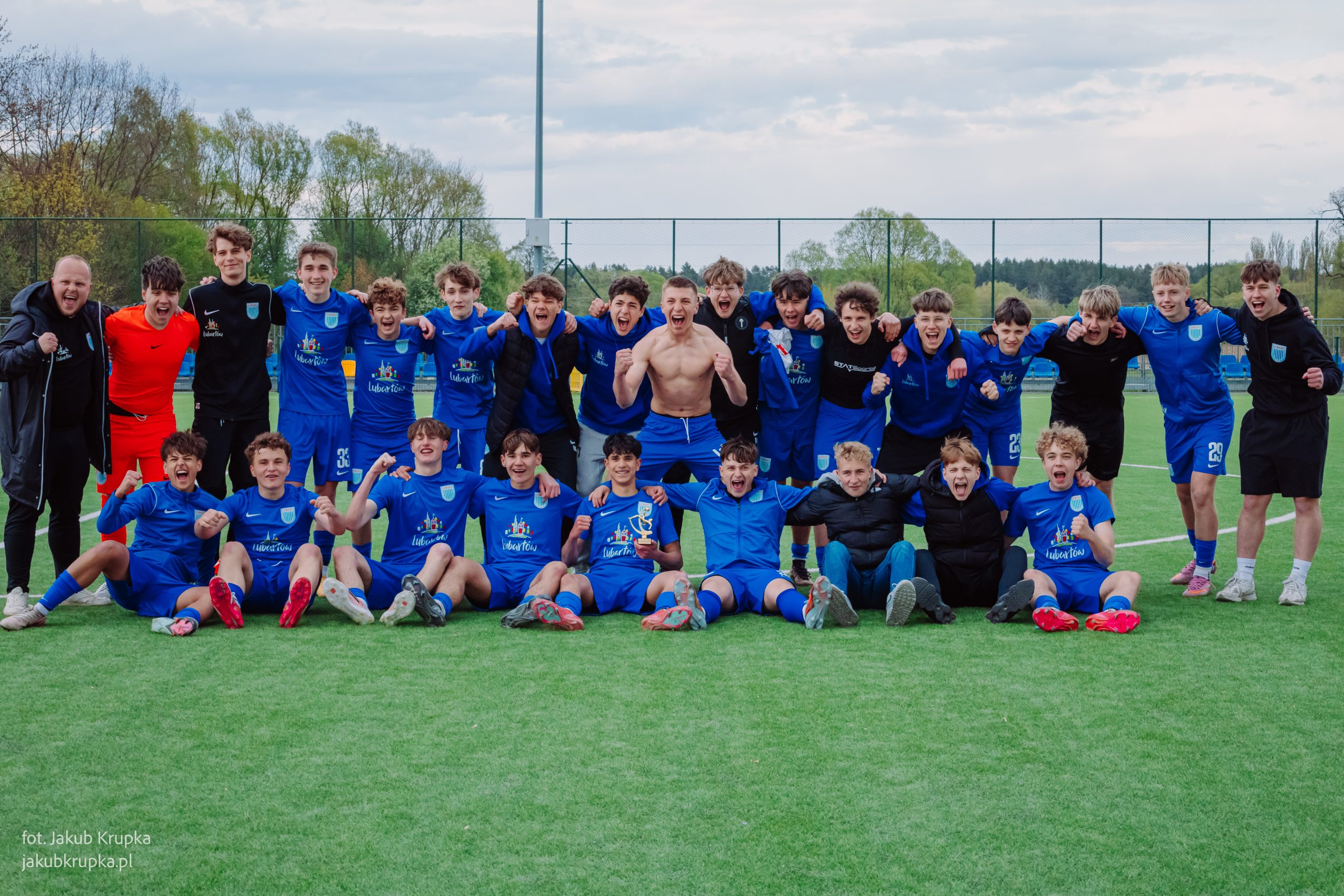 Juniorzy Lewartu liderem na półmetku rozgrywek ligowych