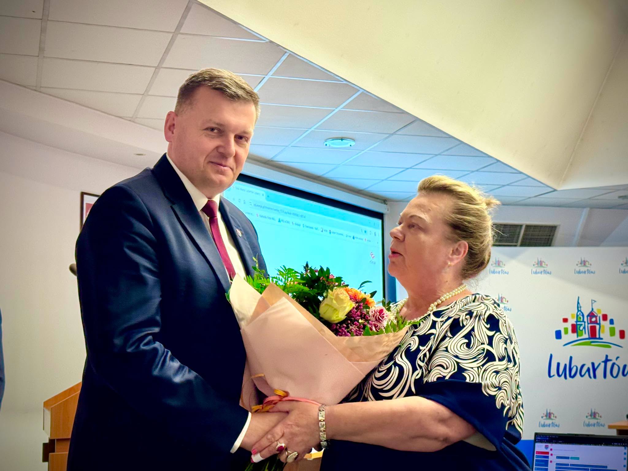 Burmistrz Krzysztof Paśnik z absolutorium i wotum zaufania