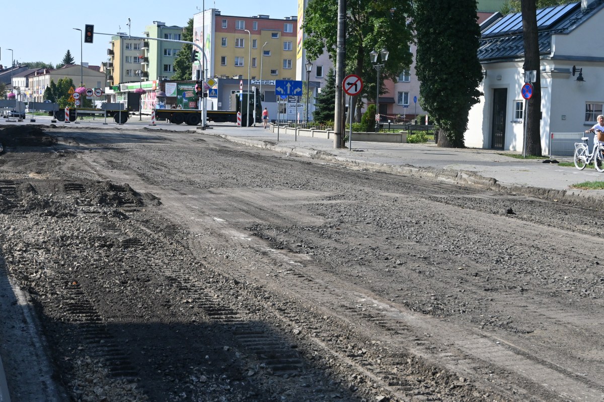 Trzeci dzień prac przy budowie kanalizacji deszczowej na ul. Słowackiego
